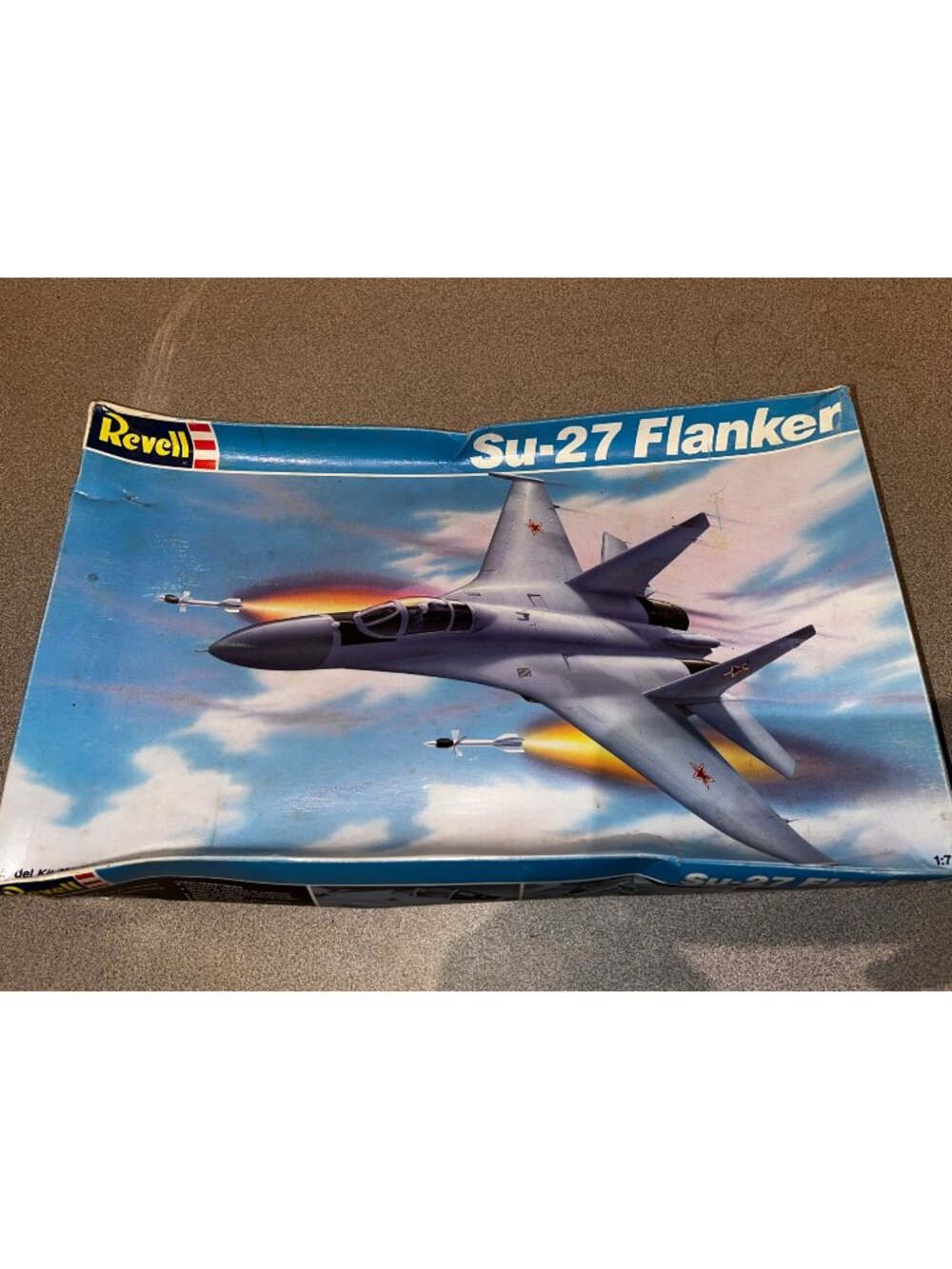 Vintage 1989 Revell Su-27 Flanker Soviet Jet Fighter Plastic Model Kit 1/72